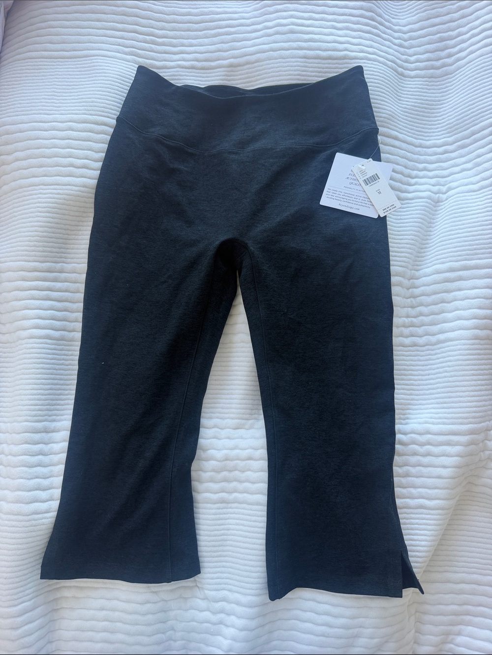 Beyond Yoga Black Cropped Flare Capris